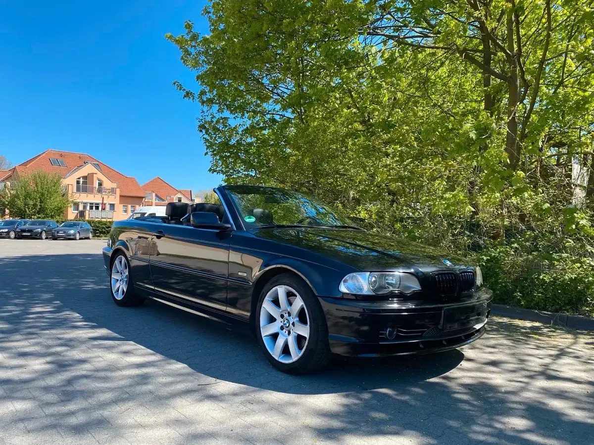 Second-hand BMW 330 231 CP (169 kW) 2002 Negru Cabrio