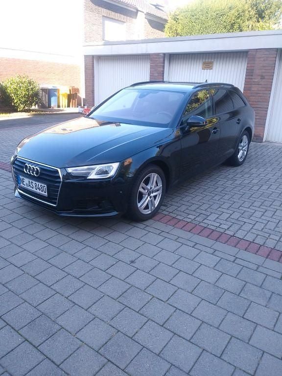 Schwarz Gebraucht 2017 Audi A4 Design Kombi | 16.480 € (Superpreis) - Bild 1/4