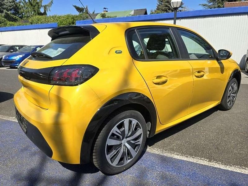 Gebraucht Peugeot e-208 Active 100 kW (136 PS) 2020 Faro gelb metallic Kleinwagen