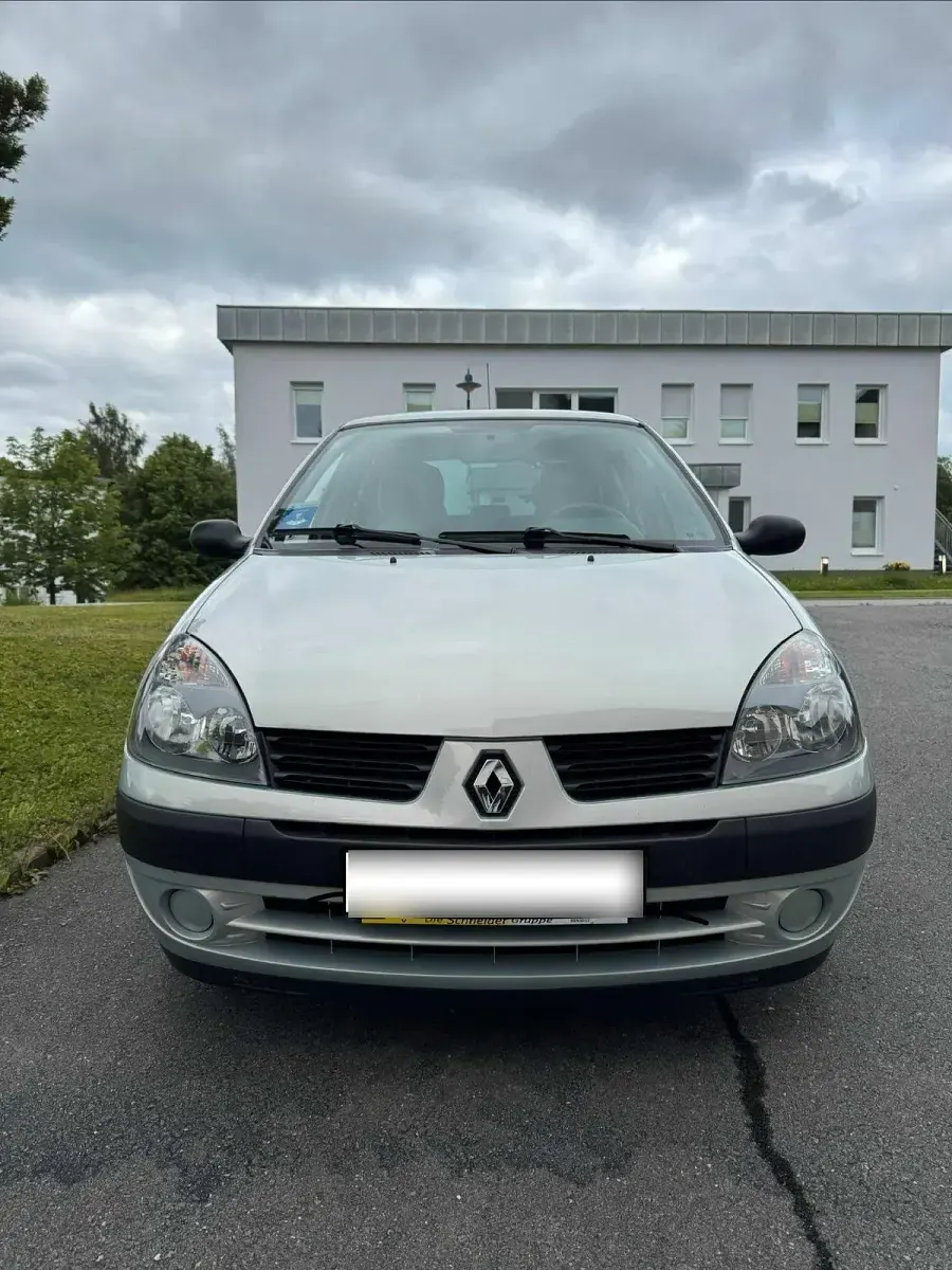 Gebraucht Renault Clio 98 PS (72 kW) 2004 Grau Kleinwagen