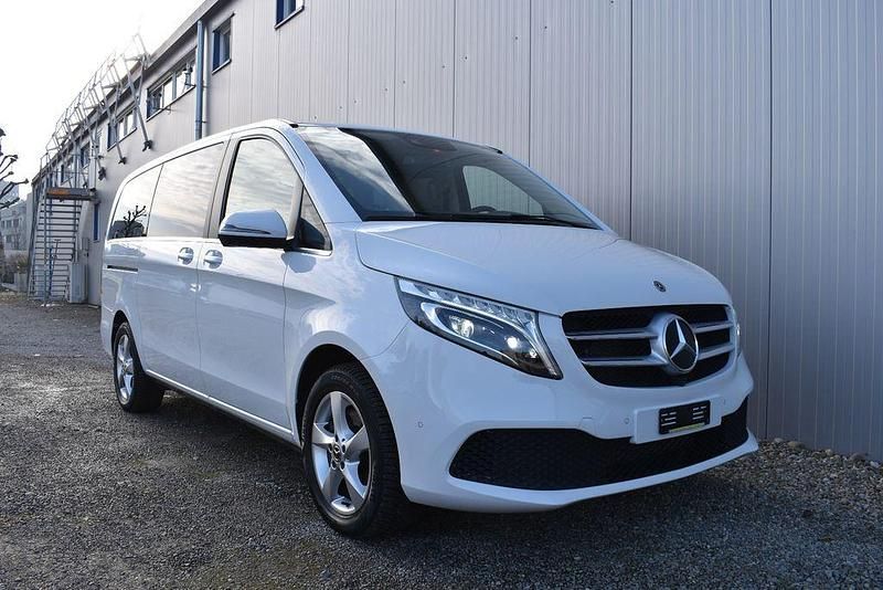 Gebraucht Mercedes V220 163 PS (119 kW) 2019 Weiß Van / Kleinbus