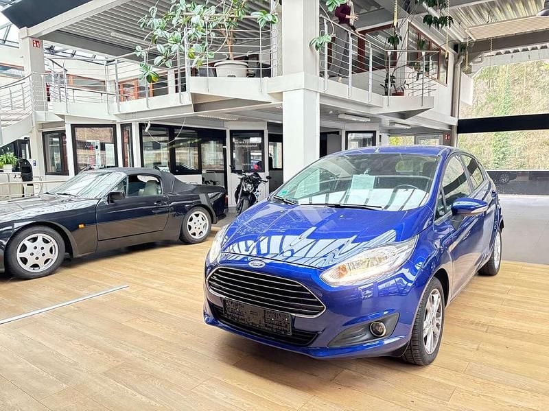 Blau Gebraucht 2016 Ford Fiesta Trend Kleinwagen | 8.675 € (Etwas zu teuer) - Bild 1/4