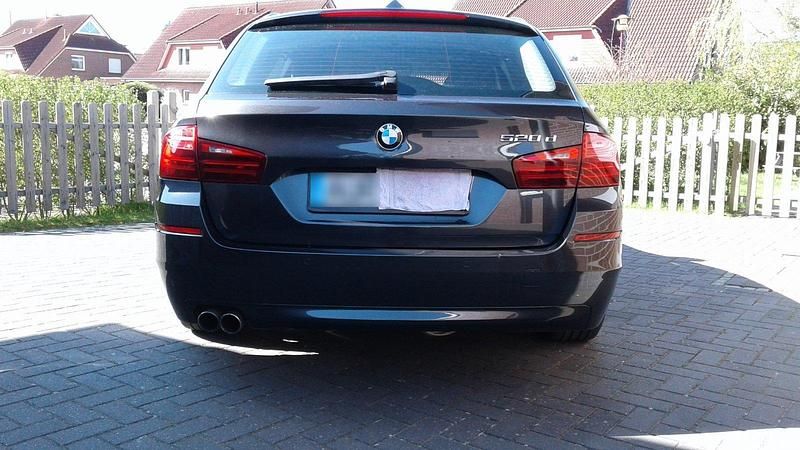 Gebraucht BMW 520 190 PS (139 kW) 2016 Grau Kombi