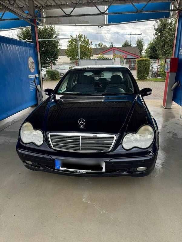 Andere farben Gebraucht 2001 Mercedes C180 Limousine | 2.900 € (Fairer Preis) - Bild 1/4