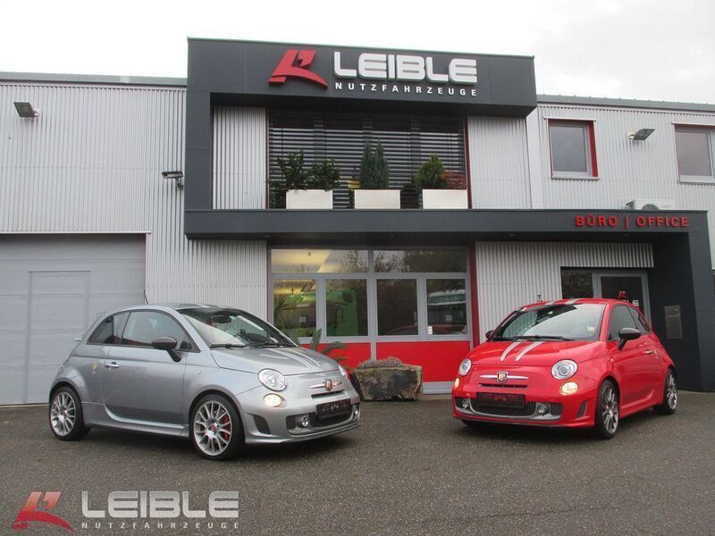 Grau Gebraucht 2011 Abarth 695 Kleinwagen | 29.900 € (Fairer Preis) - Bild 1/4