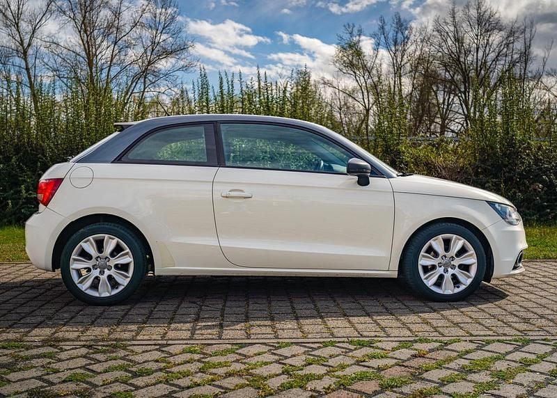 Gebraucht Audi A1 86 PS (63 kW) 2011 Weiß Kleinwagen