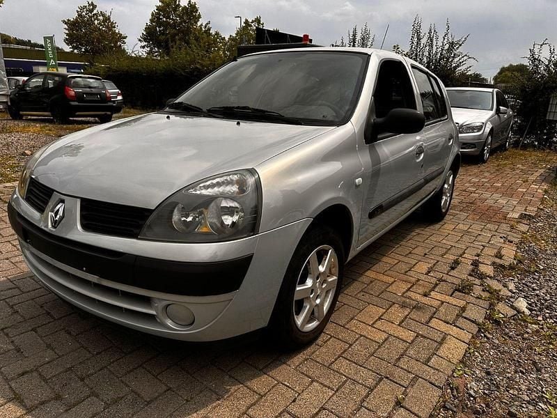 Silber Gebraucht 2004 Renault Clio II Authentique Limousine | 1.378 € (Guter Preis) - Bild 1/4