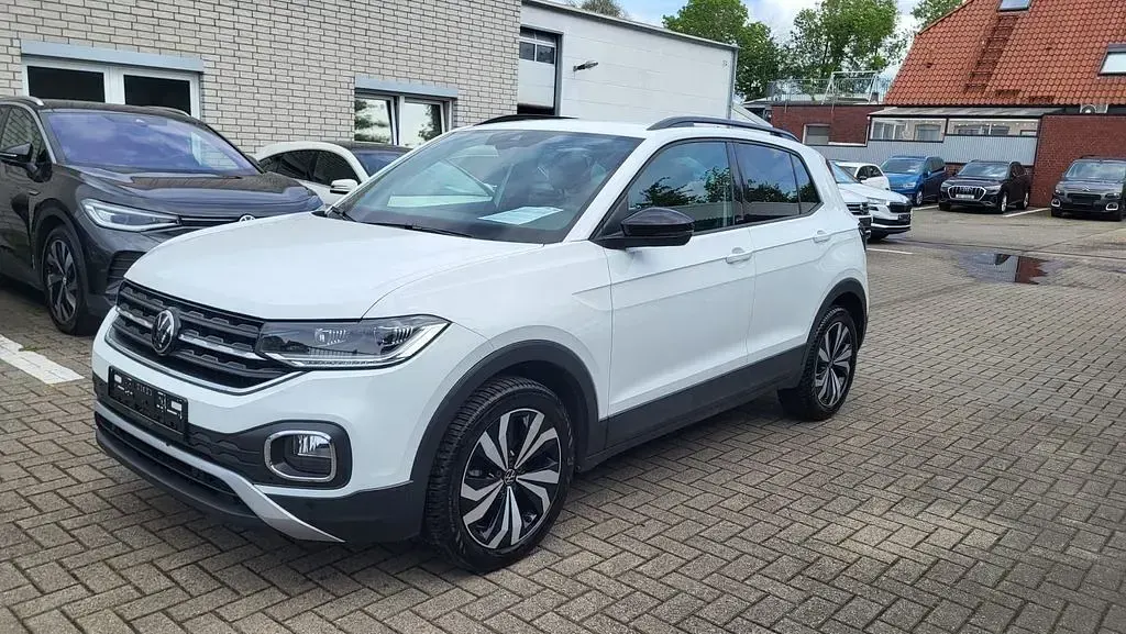Używany VW T-Cross Active 110 KM (80 kW) 2022 Biały SUV