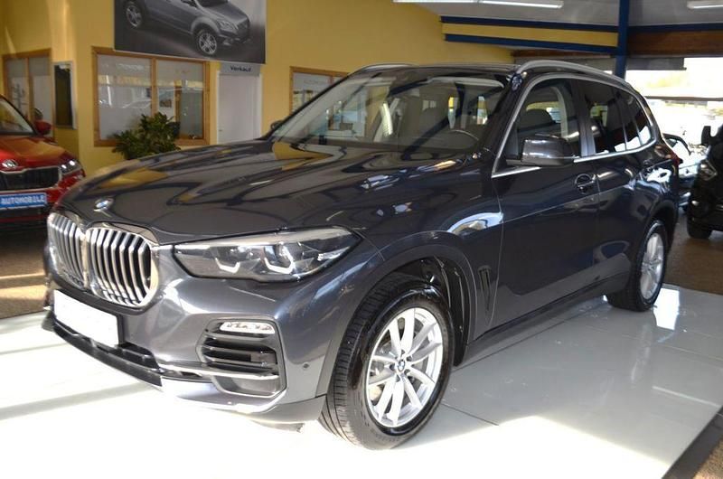 Grau Gebraucht 2019 BMW X5 Sport Line SUV | 41.880 € (Fairer Preis) - Bild 1/4