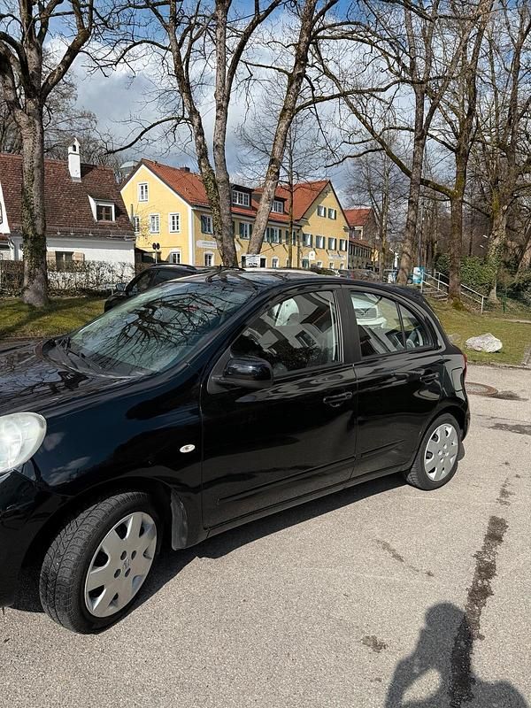 Gebraucht Nissan Micra 80 PS (58 kW) 2012 Schwarz Kleinwagen
