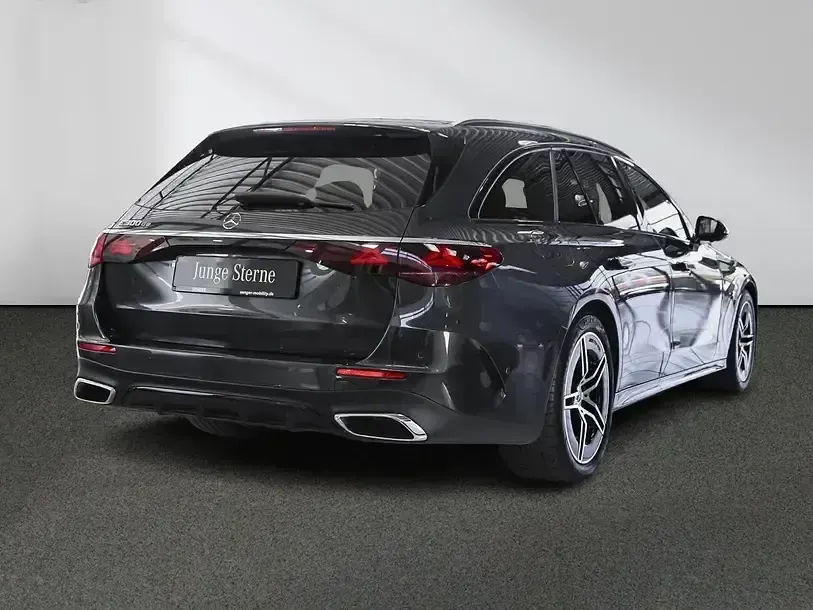 Gebraucht Mercedes E300 AMG 313 PS (230 kW) 2025 Lack graphitgrau Kombi