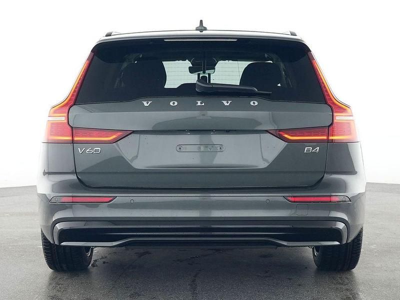 Gebraucht Volvo V60 Plus 197 PS (144 kW) 2025 Forest lake Kombi