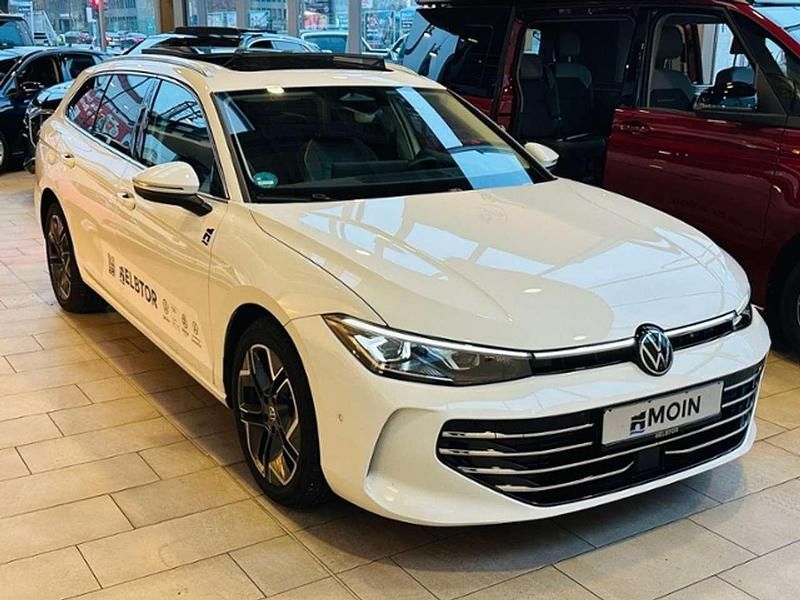 Gebraucht VW Passat Elegance 150 PS (110 kW) 2024 Pure white Kombi