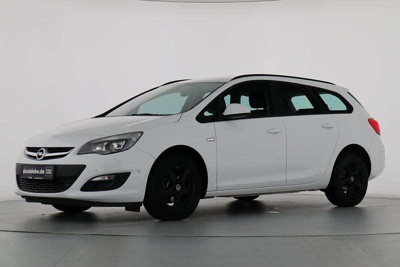 Schneeweiss/summitwhite/arctic Gebraucht 2015 Opel Astra Edition Kombi | 9.889 € (Etwas zu teuer) - Bild 1/4