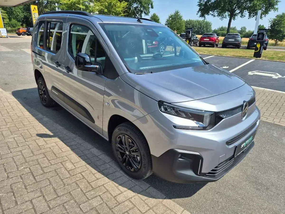 Gebraucht Citroën Berlingo 131 PS (96 kW) 2025 Stahlgrau metallic Van / Kleinbus