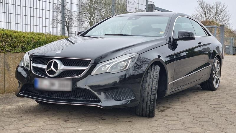 Gebraucht Mercedes E200 184 PS (135 kW) 2014 Schwarz Coupé