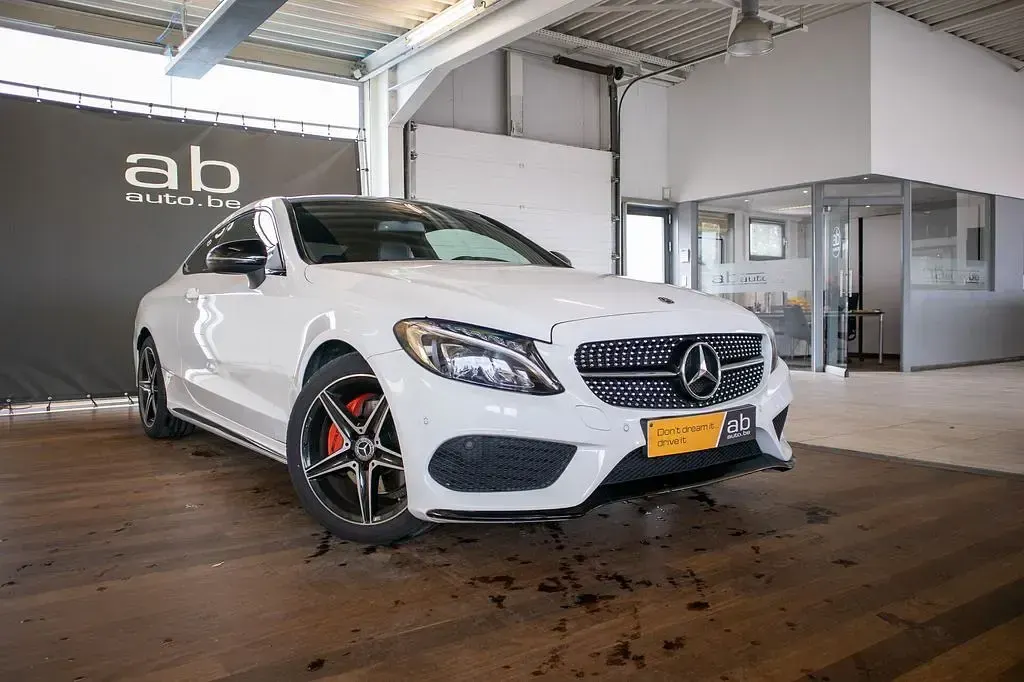 Gebraucht Mercedes C180 AMG line 156 PS (114 kW) 2017 Weiß Coupé