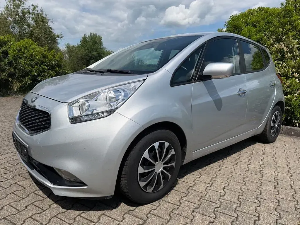 Gebraucht Kia Venga DREAM-TEAM Edition 125 PS (91 kW) 2019 Silber Kleinwagen