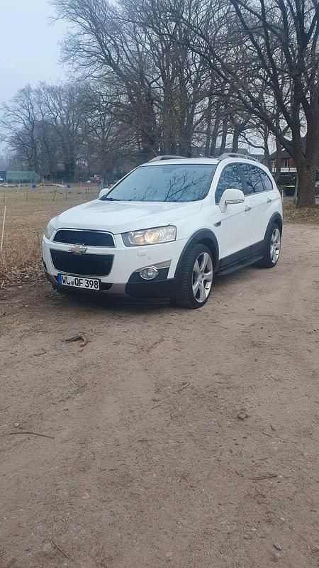 Weiß Gebraucht 2013 Chevrolet Captiva LT SUV | 5.550 € (Superpreis) - Bild 1/4