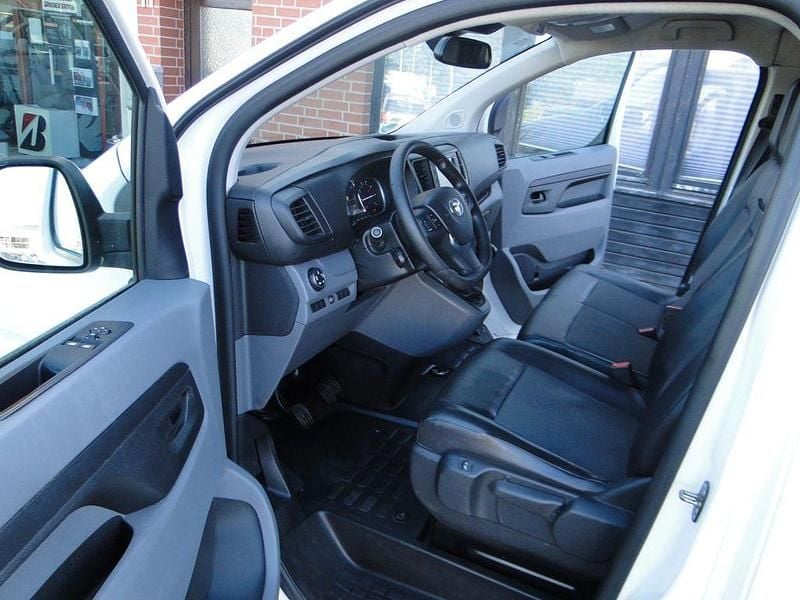 Gebraucht Toyota Proace 116 PS (85 kW) 2018 Weiß Van / Kleinbus