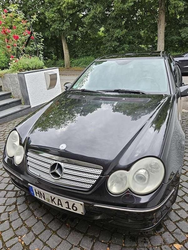 Schwarz Gebraucht 2005 Mercedes C200 Coupé | 5.000 € (Teuer) - Bild 1/4