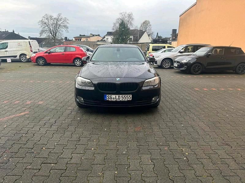 Schwarz Gebraucht 2010 BMW 523 Limousine | 8.500 € (Guter Preis) - Bild 1/4