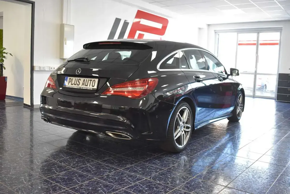 Gebraucht Mercedes CLA180 AMG line 122 PS (89 kW) 2018 Kosmosschwarz Limousine