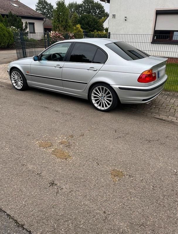 Gebraucht BMW 323 172 PS (126 kW) 1998 Silber Limousine