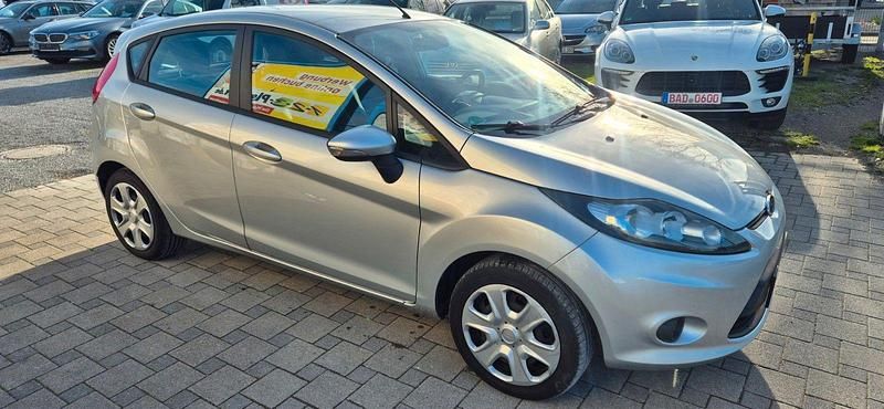 Silber Gebraucht 2011 Ford Fiesta Trend Kleinwagen | 2.750 € (Guter Preis) - Bild 1/4