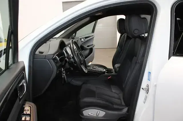 Gebraucht Porsche Macan Turbo Sport 258 PS (189 kW) 2015 Weiß SUV