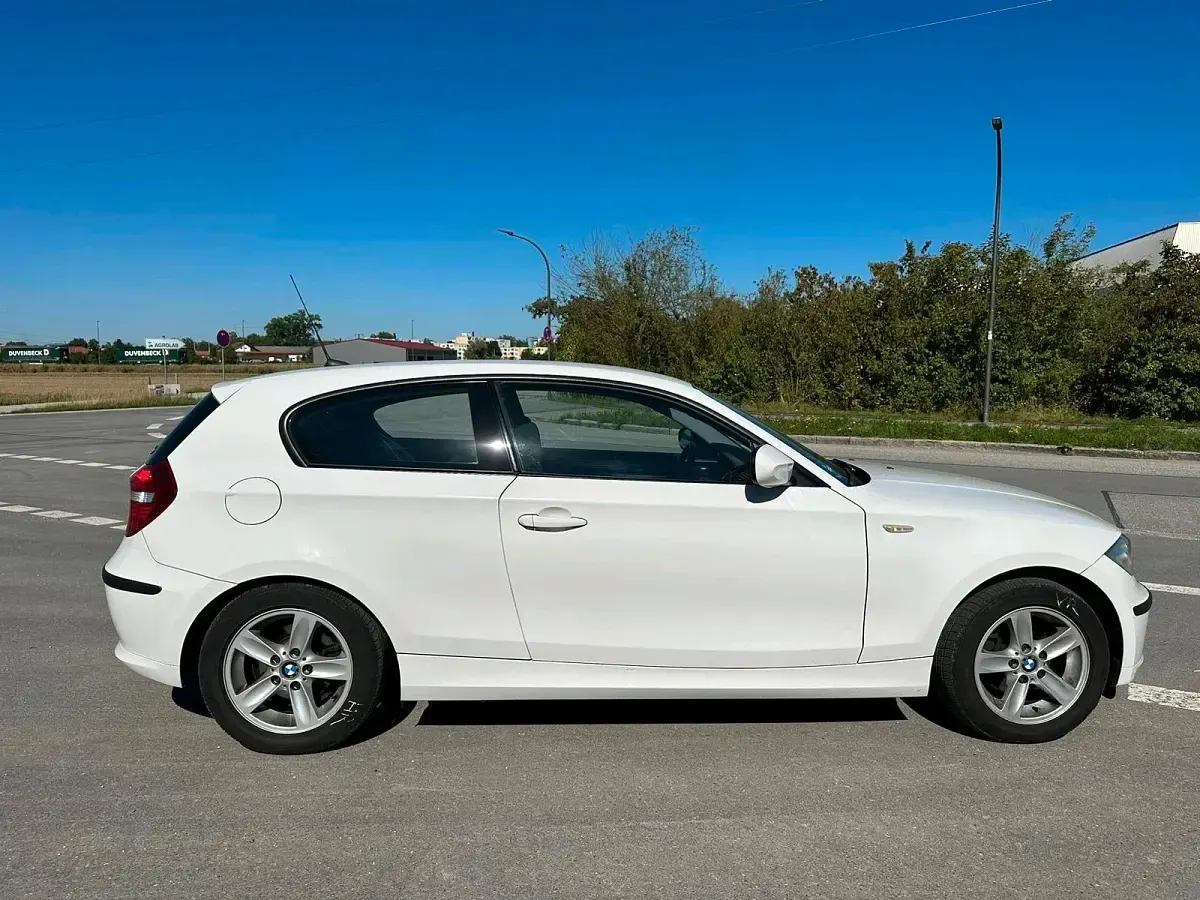 Gebraucht BMW 116 122 PS (89 kW) 2010 Weiß Kleinwagen