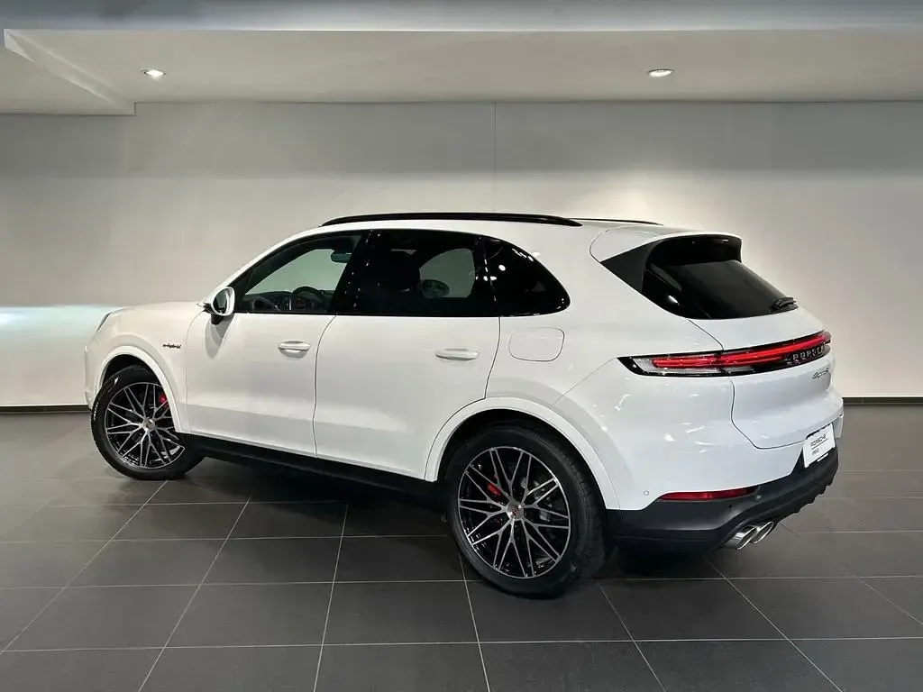 Gebraucht Porsche Cayenne S E-Hybrid 519 PS (381 kW) 2025 Weiß SUV