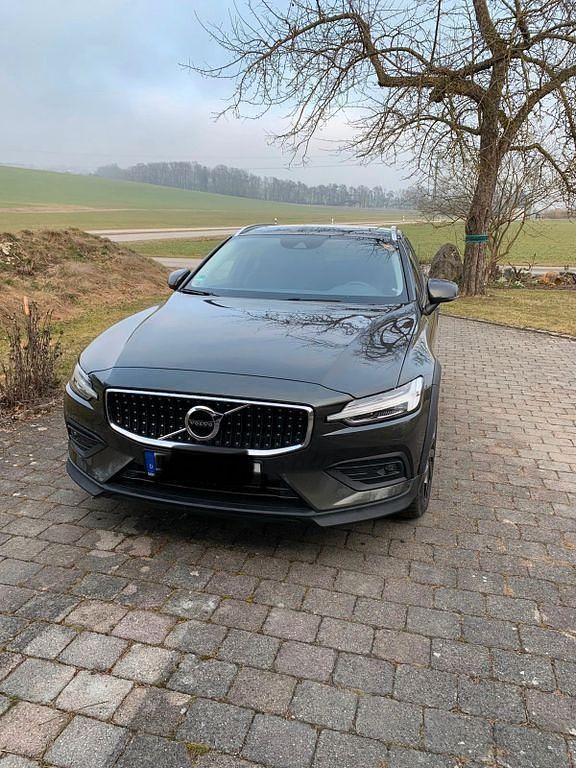 Gebraucht Volvo V60 CC SE 190 PS (139 kW) 2019 Grün Kombi