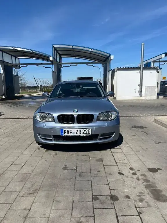 Gebraucht BMW 123 Coupé Sport Line 204 PS (150 kW) 2009 Silber Coupé