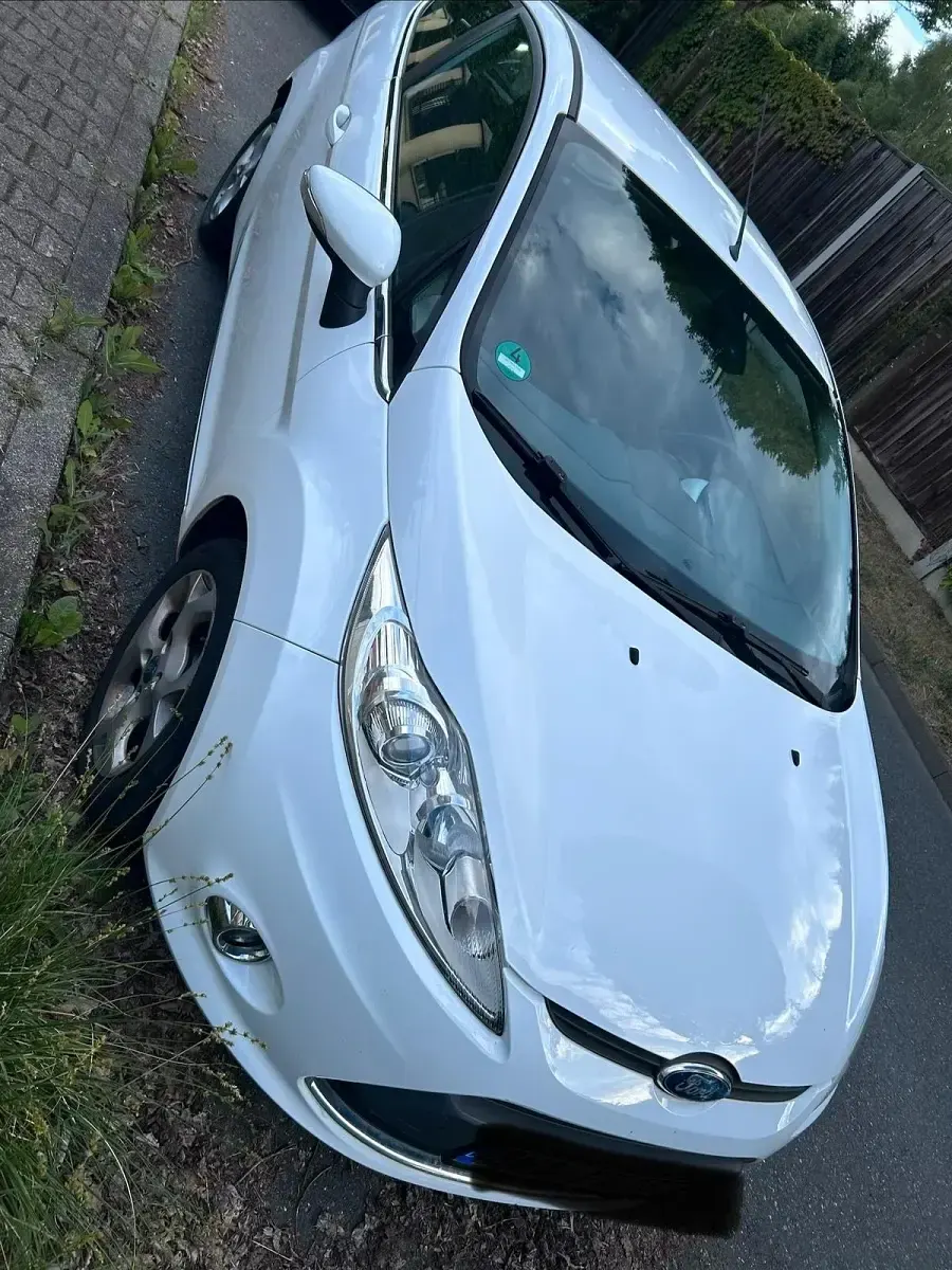 Gebraucht Ford Fiesta 97 PS (71 kW) 2009 Weiß Kleinwagen