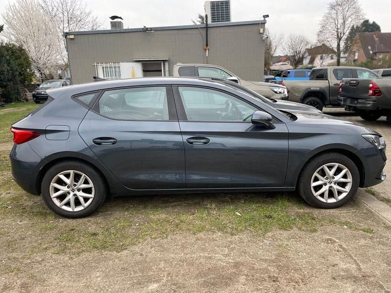 Gebraucht Seat Leon Style 150 PS (110 kW) 2021 Grau Limousine