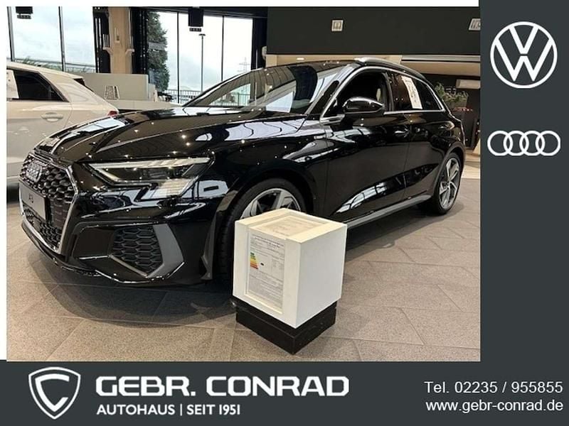 Mythosschwarz metallic Gebraucht 2025 Audi A3 Sportback S-Line Limousine | 43.788 € (Fairer Preis) - Bild 1/4