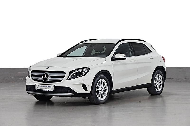 Gebraucht Mercedes GLA180 Style 109 PS (80 kW) 2017 Weiß SUV