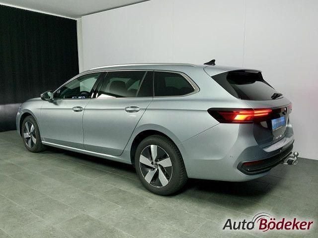 Gebraucht VW Passat Business 150 PS (110 kW) 2025 Oyster silver Kombi