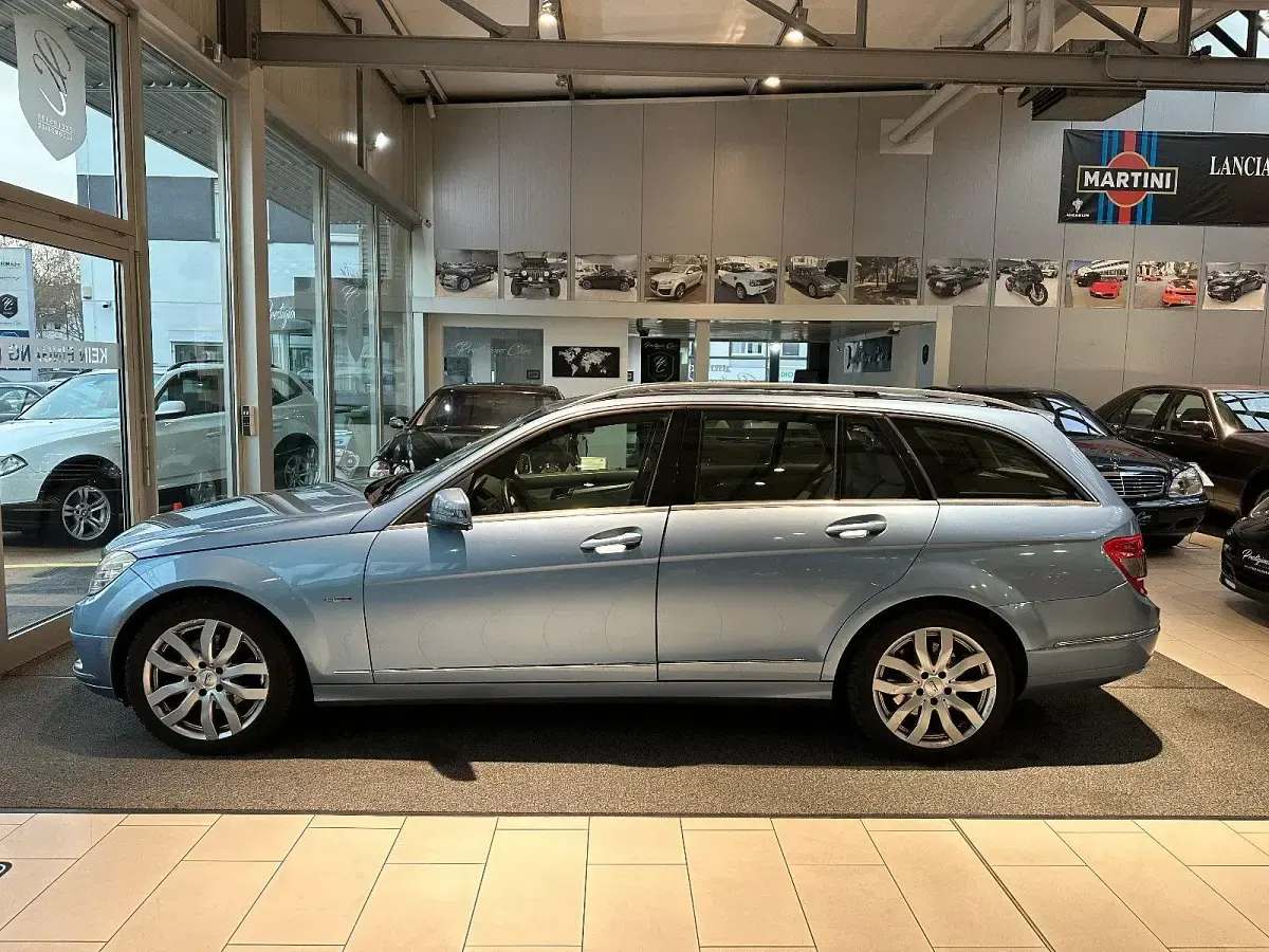 Gebraucht Mercedes C220 Avantgarde 170 PS (125 kW) 2009 Blau Limousine