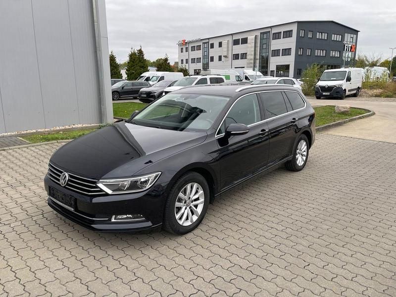 Schwarz Gebraucht 2019 VW Passat Comfortline Limousine | 12.990 € (Guter Preis) - Bild 1/4