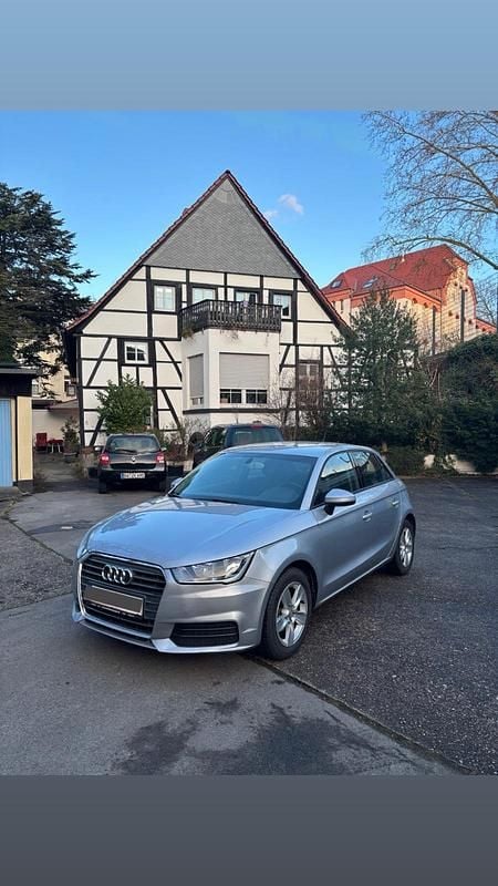 Silber Gebraucht 2016 Audi A1 Sportback Kleinwagen | 7.999 € (Superpreis) - Bild 1/4