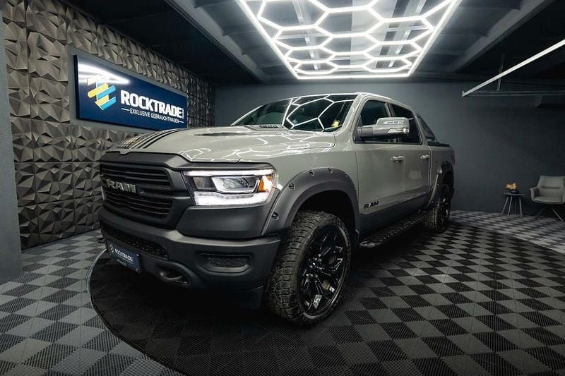 Grau Gebraucht 2024 Dodge Ram Abholung | 57.990 € (Guter Preis) - Bild 1/4