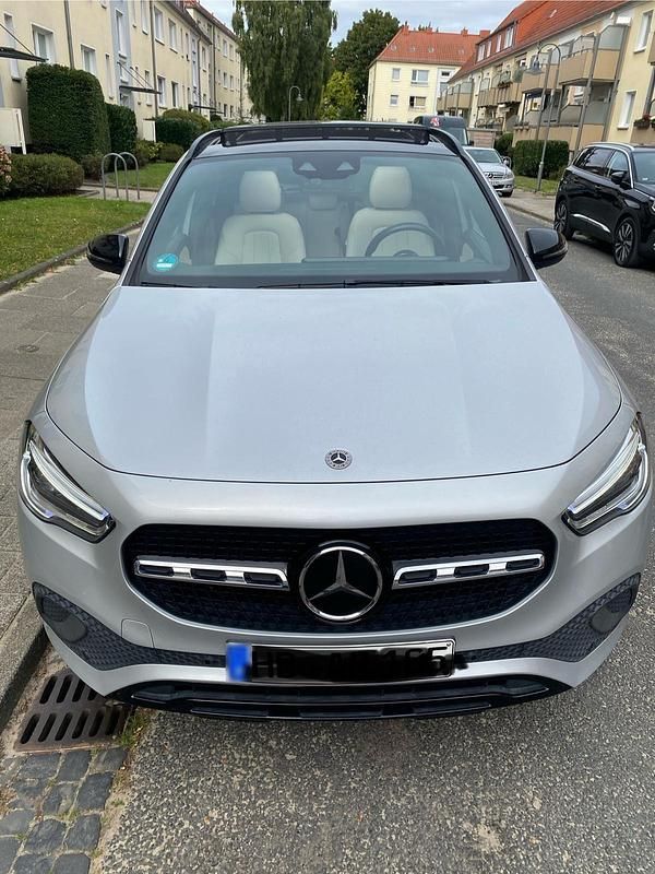 Gebraucht Mercedes GLA250 224 PS (164 kW) 2020 Silber SUV