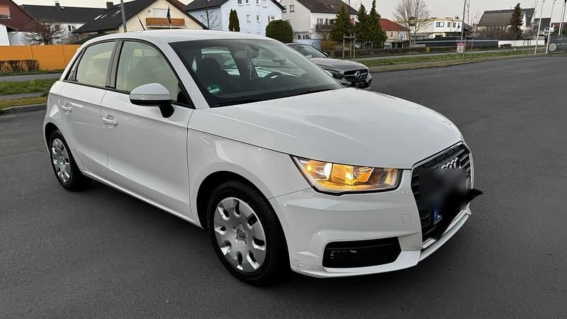 Weiß Gebraucht 2018 Audi A1 Kleinwagen | 12.500 € - Bild 1/4