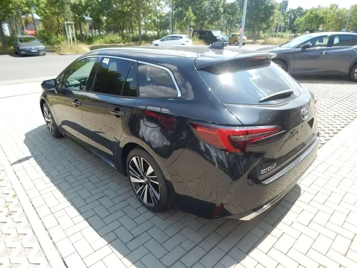 Neu Toyota Corolla 196 PS (144 kW) 2026 Schwarz Kombi