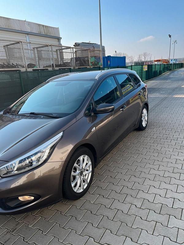 Gebraucht Kia Ceed GT 100 PS (73 kW) 2012 Braun Kombi