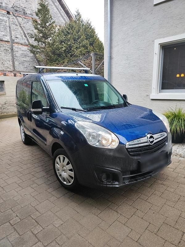 Blau Gebraucht 2015 Opel Combo Van / Kleinbus | 6.000 € (Guter Preis) - Bild 1/4