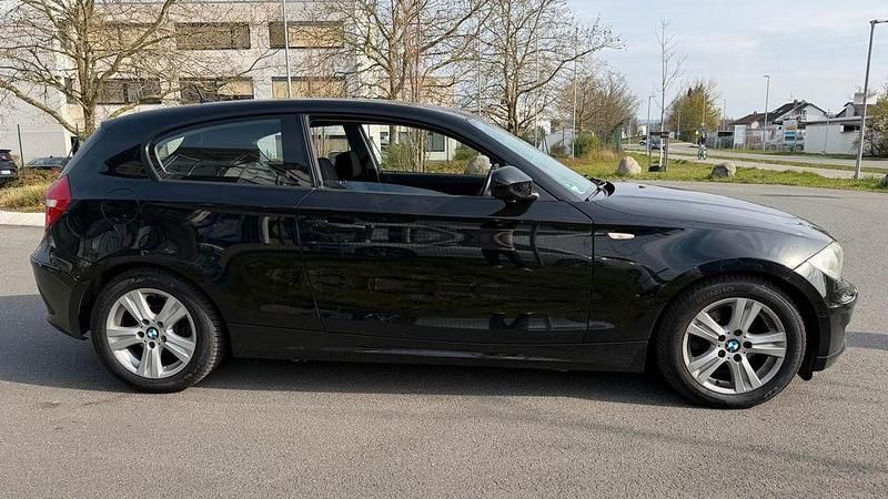 Gebraucht BMW 118 143 PS (105 kW) 2011 Schwarz Kleinwagen