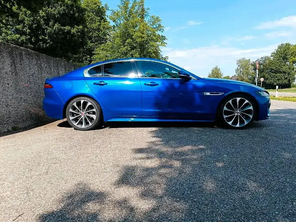 Gebraucht Jaguar XE R-Dynamic 250 PS (183 kW) 2019 Blau Limousine